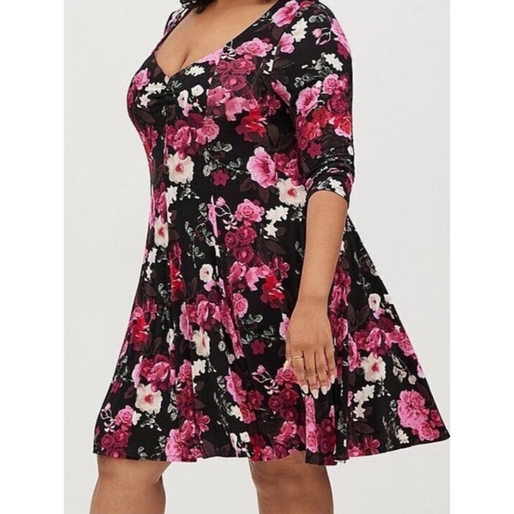 Torrid Plus Super Soft Floral Mini Skater Dress 1x Black Red Pink Flare